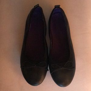 Kenneth Cole flats